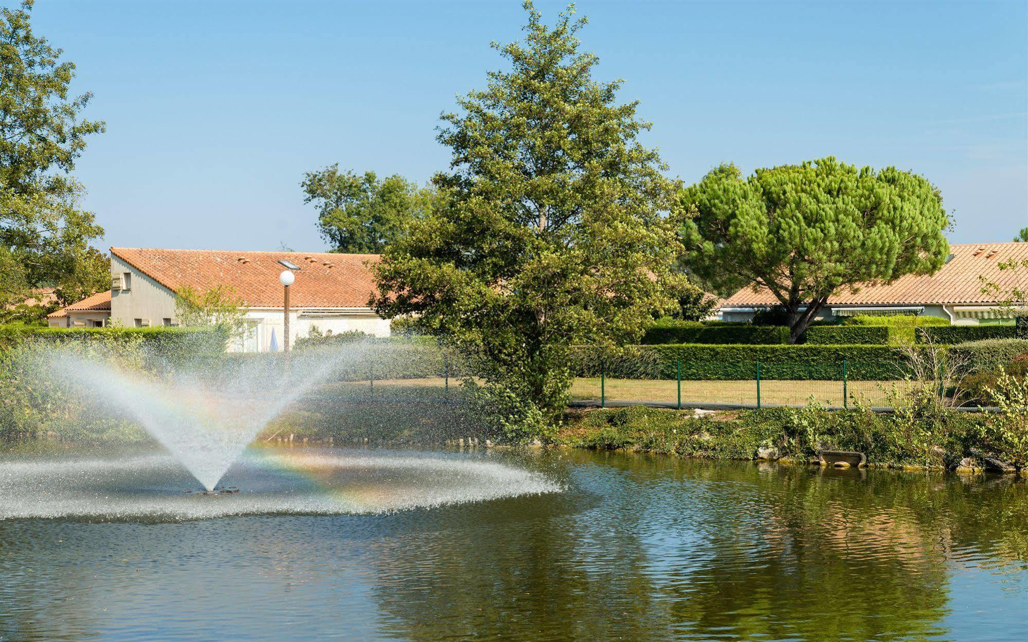 Lagrange Classic Le Clos Des Chenes Hotel Les Mathes Zewnętrze zdjęcie